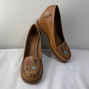 Gianni Bini Closed Toe Wedges shoes Size 6.5